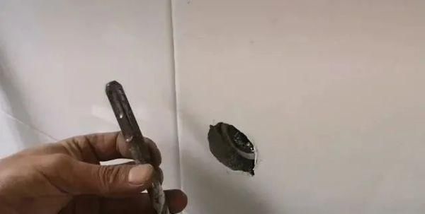 维修师傅|水龙头断在墙壁里怎么办不用花钱请维修师傅,教你妙招自己搞定