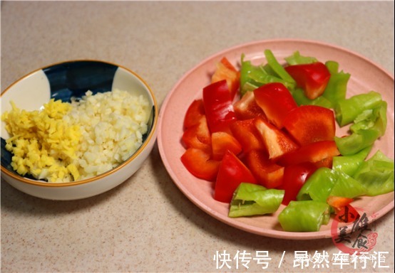 茄子蒸制|炒茄子，切忌直接下锅炒，多做这1步，茄子不吸油不发黑，真下饭