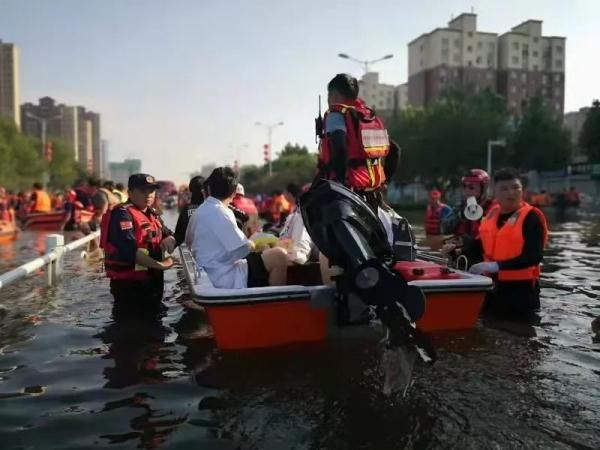 河南|救援日记：洪水无情人有情 风雨浸衣暖万家