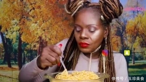 中国的垃圾食品,成为非洲炫富的资本,女性还用来相亲