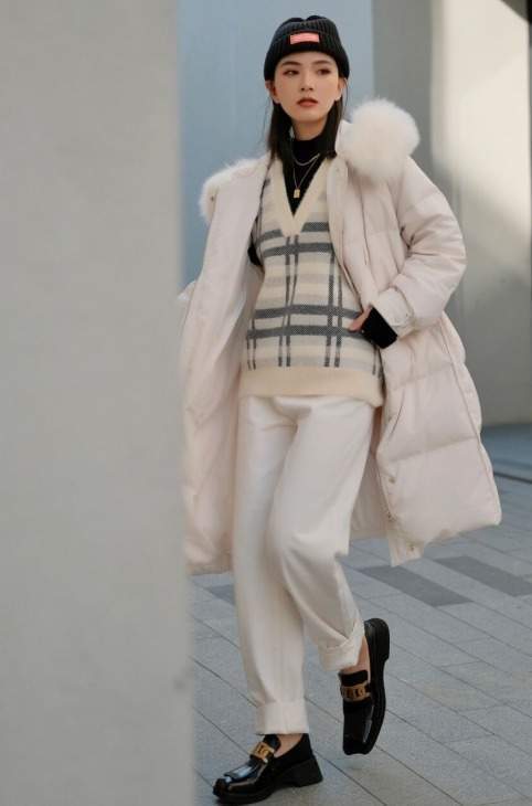 阔腿裤 冬季就该这么穿,时髦精们的“羽绒服”穿搭示范,减龄显瘦还时髦