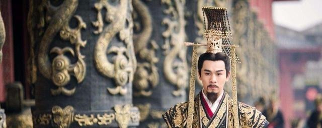 鸡蛋|帝王生病要吃公鸡蛋治病,臣子无可奈何,小孩用七个字轻易破解