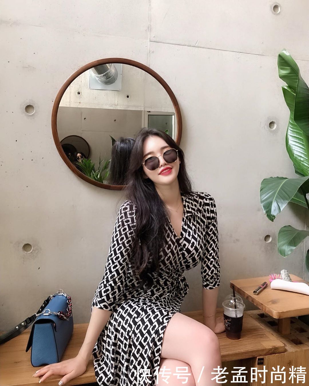 搭配|黑白相间连衣裙搭配黑色人字拖, 休闲时尚, 魅力十足