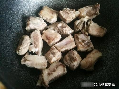 肉菜|自制懒人肉菜，一炒一焖，20分钟出锅，零经验的小白也能学会