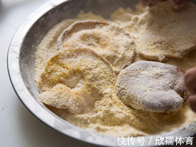 多汁|新奥尔良风味的炸香菇三明治,香脆多汁的玉米香菇,非常好吃