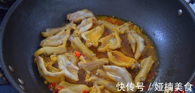 蒜汁鸭掌最好吃的做法,简单美味又下饭,看看你喜欢吃不?