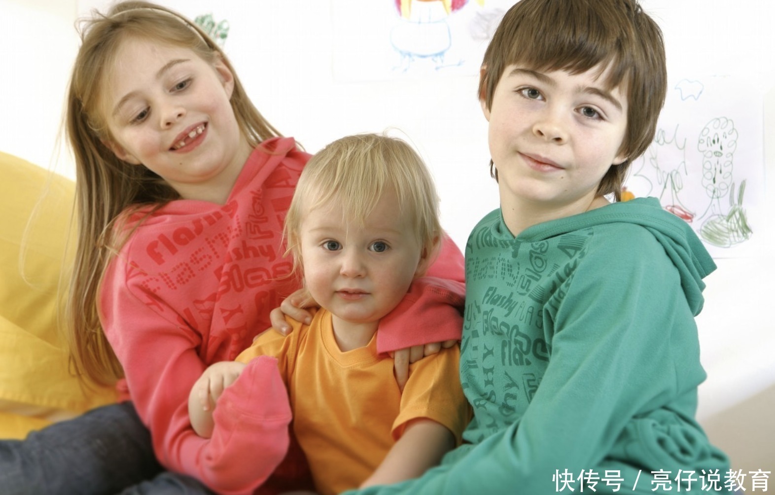 哥哥|有两个哥哥宠是一种什么体验?小萌娃的两个哥哥,太让人羡慕了