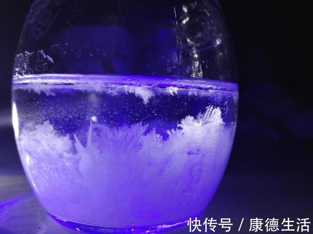 有理数|哪些小说增加了你的领域知识,《破云》法律学,《花怖》量子力学