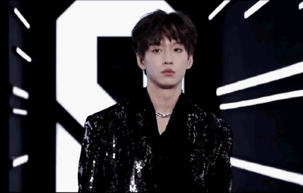 《青你3》初评级开始，李宇春要求选手全开麦，网友评论真相了