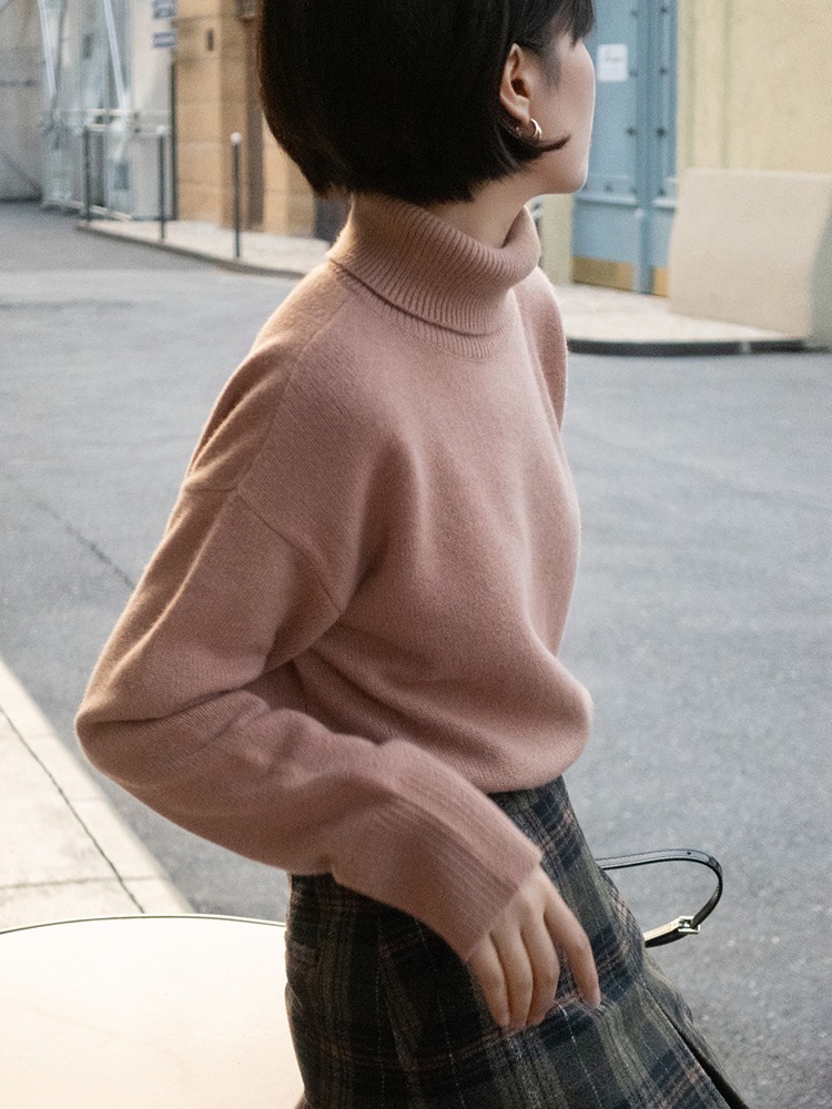 墨绿色|有气质的女人,都爱穿这4种色彩的针织衫,结合半身裙温柔又洋气