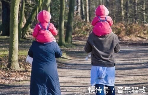大红包|新年我给父母1万块,孩子收到压岁钱却大哭,我们没吃饭就走了