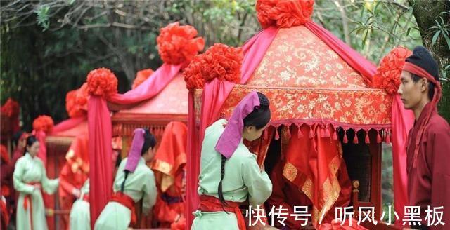 鬼怪@《聊斋志异》:大胆秀才独宿空宅,“藏”了一个金杯,后来如何?