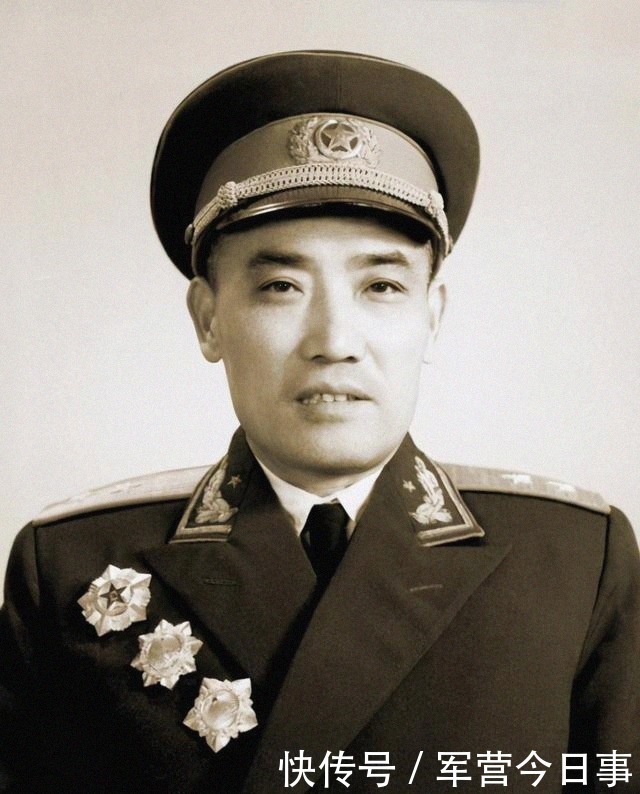 司令员|许世友当南京军区司令员期间,参谋长换了五位,他们都是什么军衔