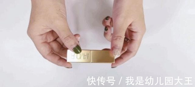 色号 化妆师建议涂口红不要用“嘴抿”,教你正确方法,不沾杯不掉色!