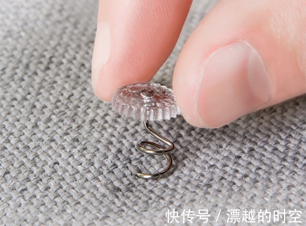 床笠|别傻傻铺床罩了！学学日本女人用这“新玩意”，睡多久都不乱