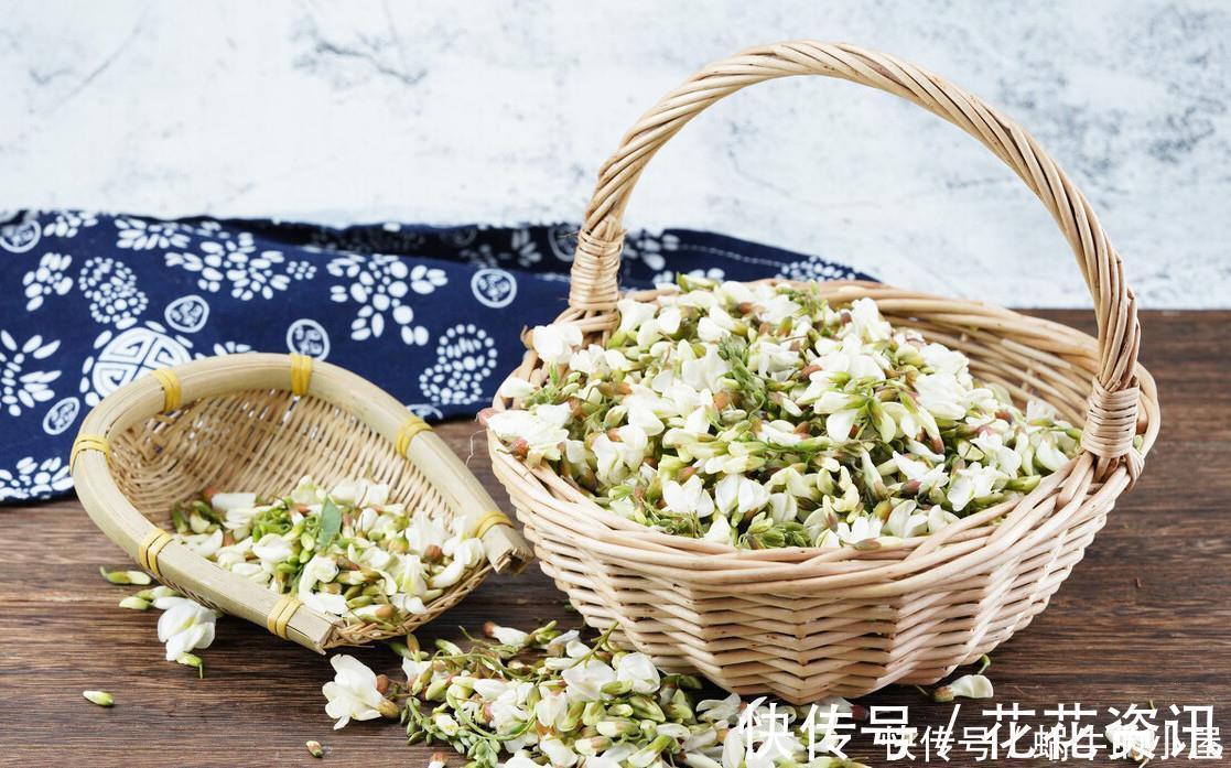 鲜槐花|又到了吃槐花的季节，教你2个保存技巧，一年四季都能吃到鲜槐花