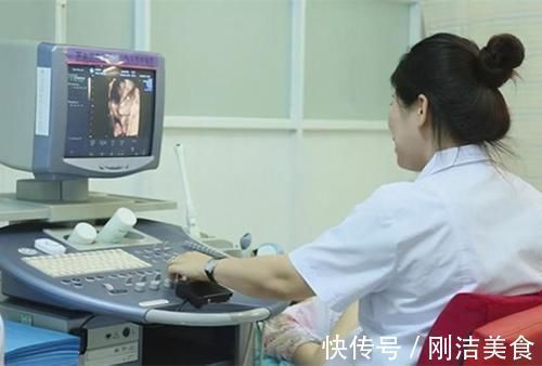 孕妈|孕妈看到胎宝“四维照”,表示娃不像自己,准爸爸:他也不像我!