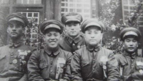 开国大典|1949年开国大典，粟裕亲自带一副科长参加，此人有何特殊身份