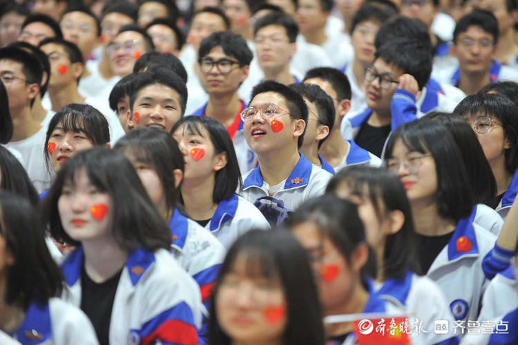 高中|回忆杀！老师制作高中三年的短片，引得同学阵阵欢呼