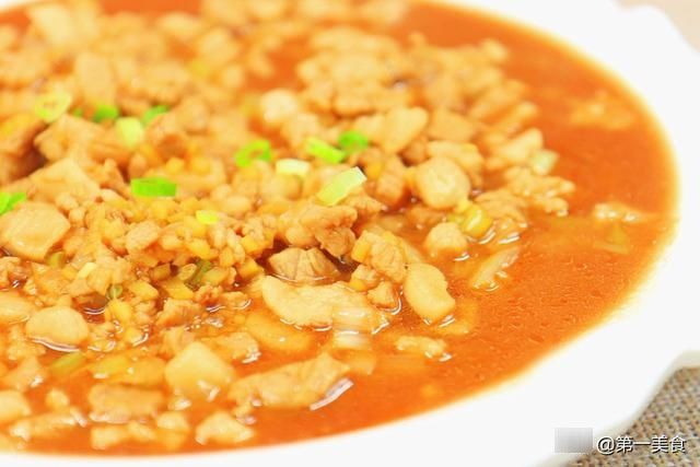  豆腐里打2个鸡蛋，不炒也不炸，一周吃7次吃不够，比吃肉还香