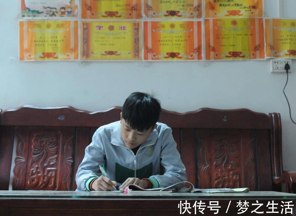 学霸|真正的学霸看起来“很轻松”,却总是考高分,只因不做这4件事