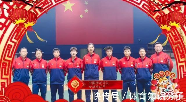 中国乒乓球队|除夕夜,宁泽涛一袭红衣,女排国手丸子头,孙一文“左拥右抱”!