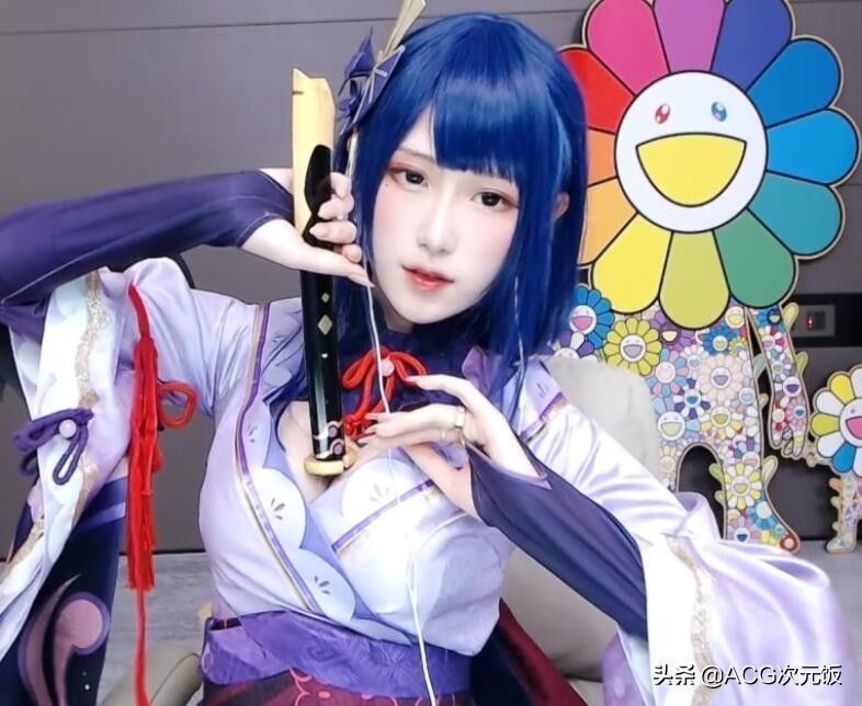 腐团儿|腐团儿COS原神雷神,一晚上都在拔刀,袜子质感不行建议不要