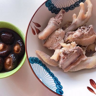 土豆香菇鸡|土豆香菇鸡