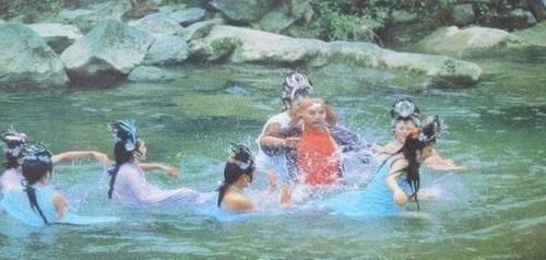 下水|经典绝联!上联为八戒洗澡,猪下水,下联实在太经典了