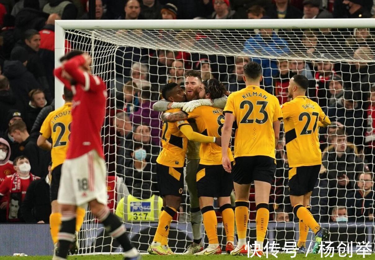 英超|爆大冷！一场0-1让朗尼克缔造3大耻辱纪录，35岁老将摧毁曼联