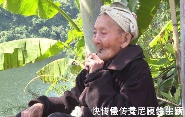 长生不老|105岁老人长寿的秘诀,除了抽烟还喝酒,但唯独这件事从来不做