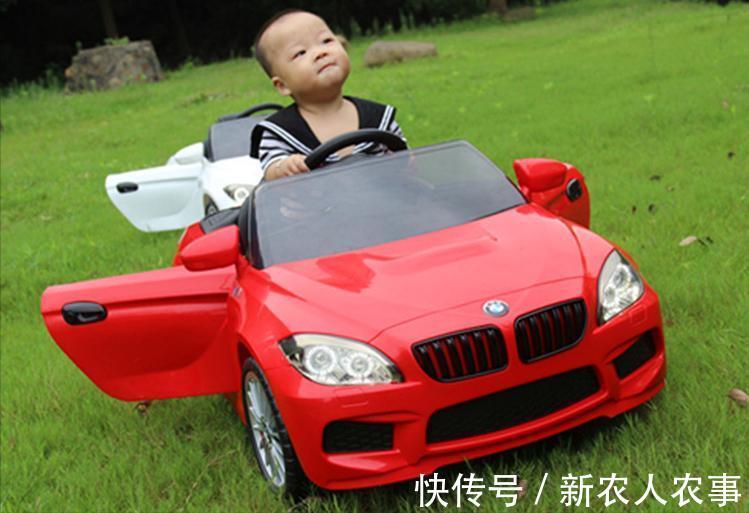 爷爷|现代版鲁班?爷爷为孙子纯手工打造螃蟹车,网友:又是别人家的