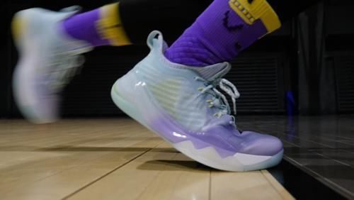 强度 它配置降级、它性能退步……可我依旧认为它是今夏最值得入手的实战鞋