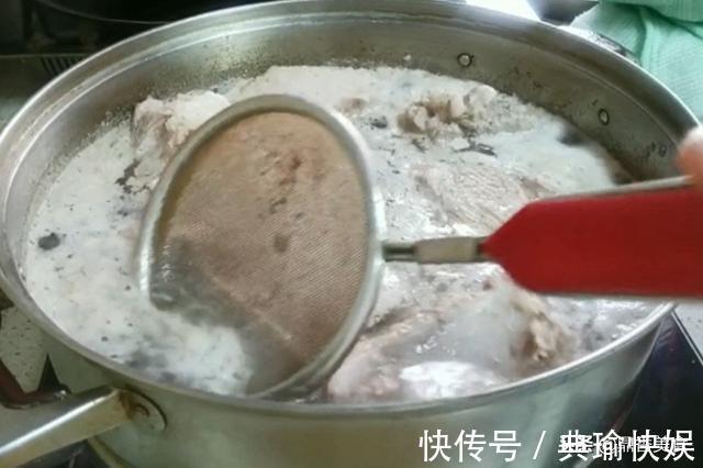 孜然|炖羊肉时,切记要放3种料,大厨:放对了,羊肉不腥不膻又鲜香