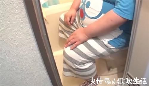 玄关|日本单身宅男9㎡小家，厕所巴掌大却有浴缸，玄关晾衣服格外整洁