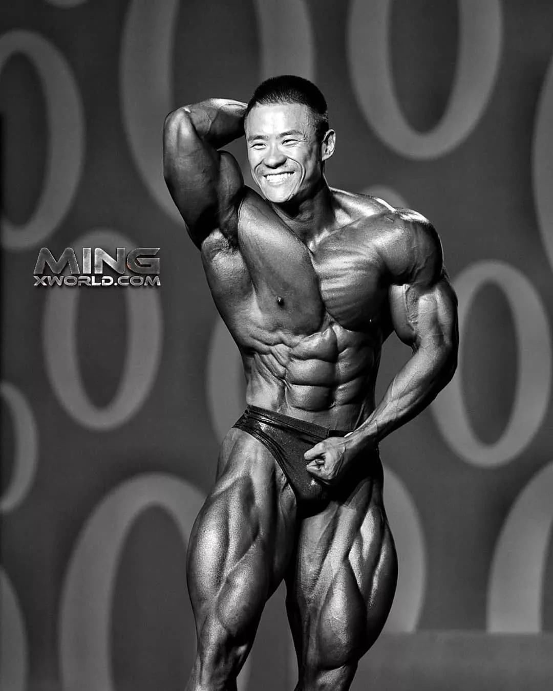 康神|中国腿王，人称“康神”，这肌肉腿围够给力