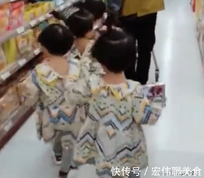 多胞胎|四胞胎和爸爸一起逛超市,四个小家伙依次排开跟在爸爸的后面
