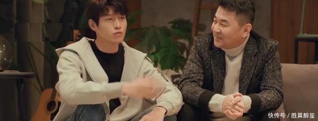 《同一屋檐下》魏大勋抱住老大哥陈建斌的胳膊:紧张得像个孩子