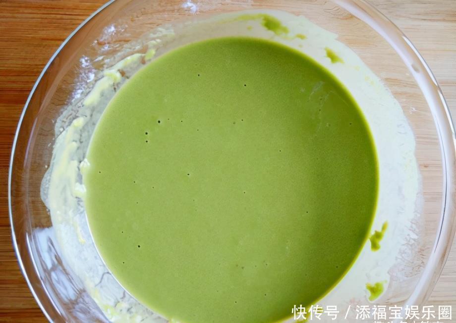 初入夏，吃馒头不如吃这蛋糕，几样食材简单一卷，蓬松暄软营养高