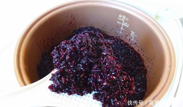 天冷早餐就吃它,比花卷好吃,比油饼还香,10分钟完成,全家爱!