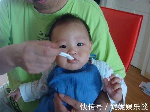 脾胃衰竭|宝宝不到2岁,查出脾胃衰竭,竟是常吃3种辅食造成的,别再喂了