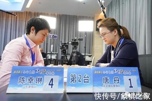赵鑫鑫|超快棋赛“棋坛双子星”对决，王天一杀败郑惟桐，与程鸣会师决赛