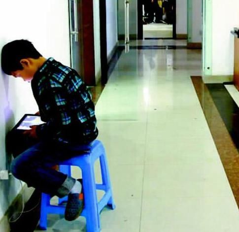 冰激凌|多少父母，将自己赚钱的不易强加给孩子，多少孩子，边享受边愧疚