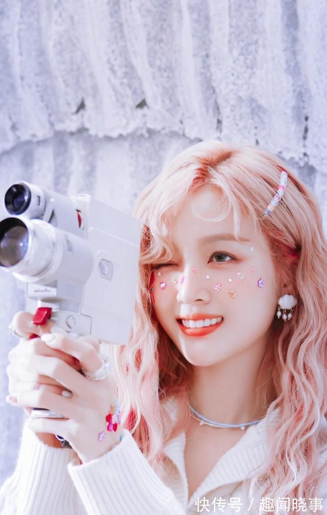 |吴宣仪机场同粉丝对话好搞笑,反矫情达人上线,性格真的很不错