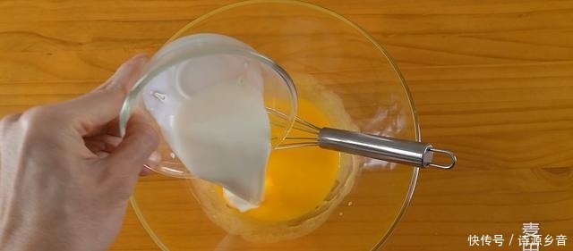 一起来做抹茶蛋糕卷吧，漂亮毛巾面，一卷就成功