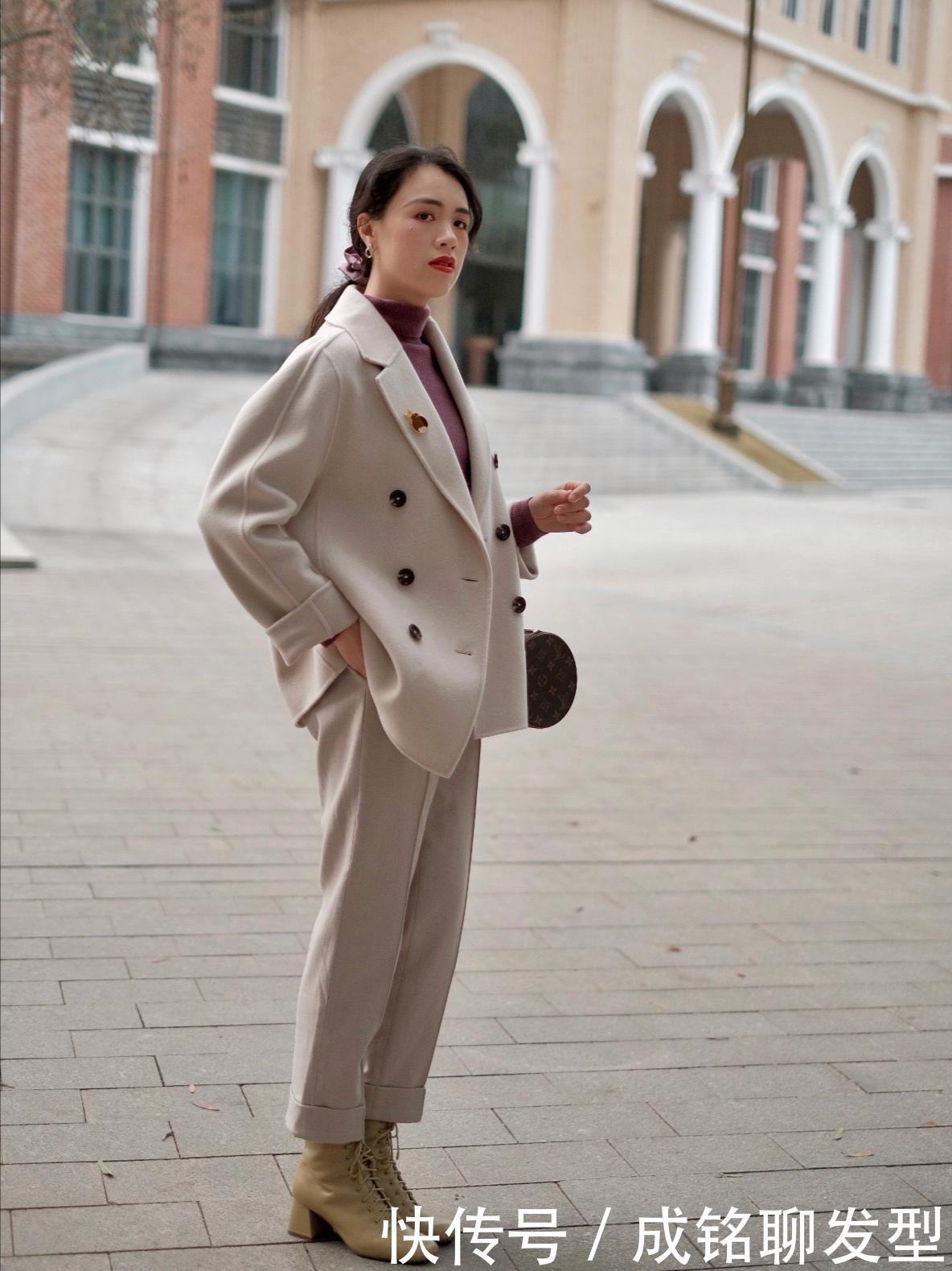 奔四的女人穿衣再精不再多，把这些基础款搭配好，时尚减龄又高级