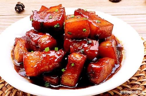 “红烧肉”怎么做才好吃？这么做好吃美味不油腻，学会了给家人露一手