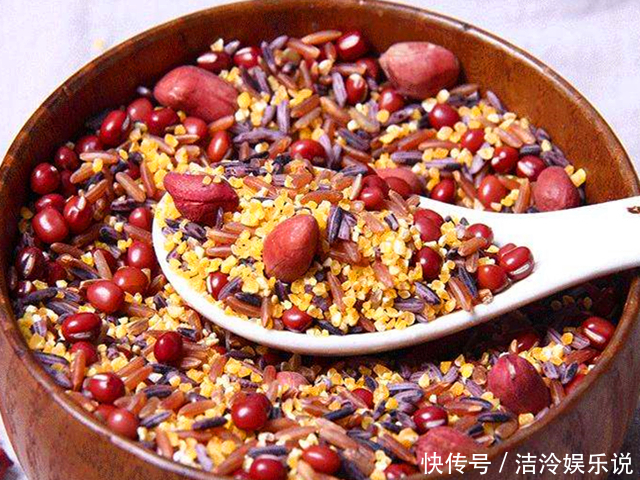 红皮|同样是花生,“红皮”和“白皮”的区别这么大知道后别再瞎买了