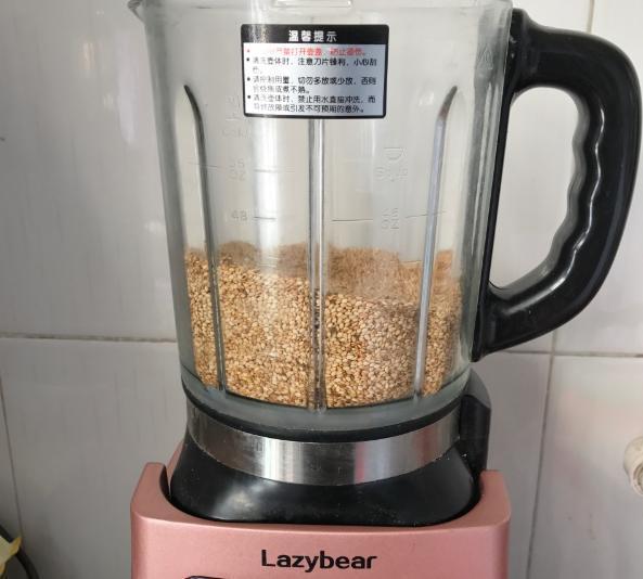 芝麻酱|想吃芝麻酱不用买，5块钱自制1大瓶，纯正无添加，做法还简单