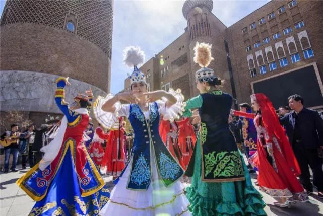 美丽中国-337-：横亘、狼塔